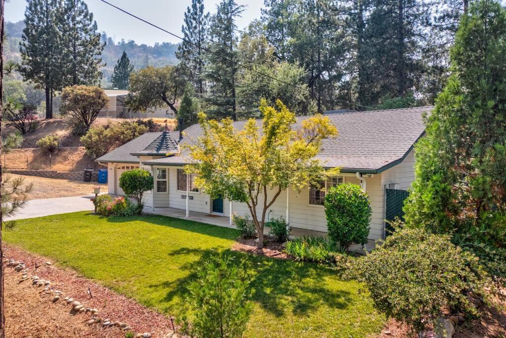 Acorn House - Charming House In Green Heaven With Pool Table With Lovely Backyard オークハースト エクステリア 写真