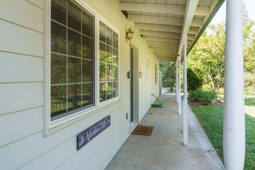 Acorn House - Charming House In Green Heaven With Pool Table With Lovely Backyard オークハースト エクステリア 写真