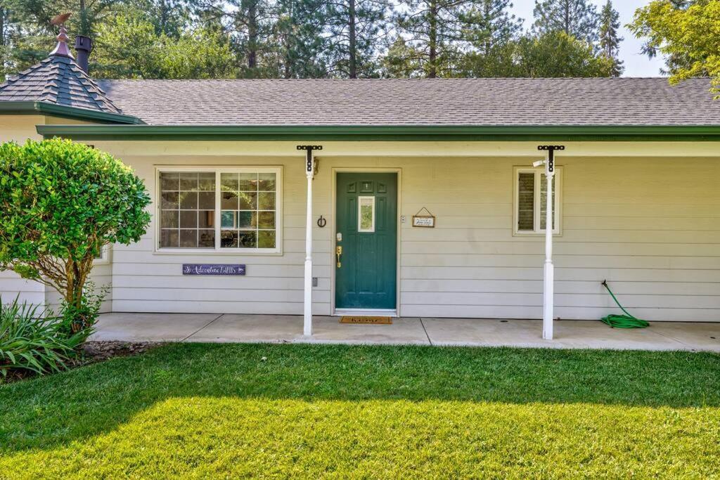 Acorn House - Charming House In Green Heaven With Pool Table With Lovely Backyard オークハースト エクステリア 写真