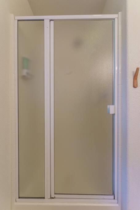 Acorn House - Charming House In Green Heaven With Pool Table With Lovely Backyard オークハースト エクステリア 写真