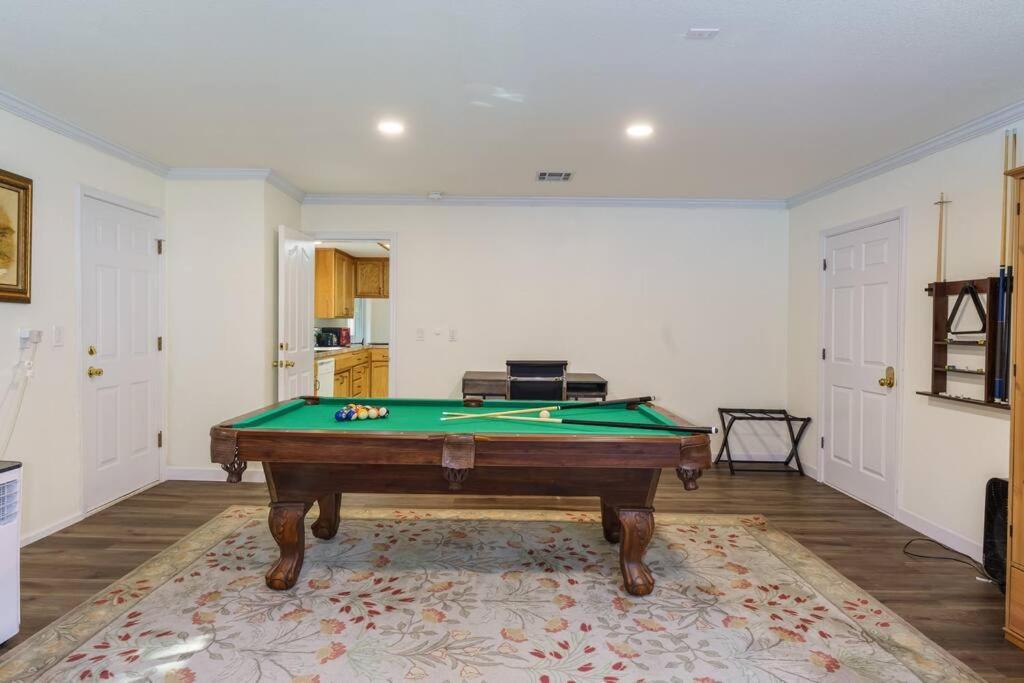 Acorn House - Charming House In Green Heaven With Pool Table With Lovely Backyard オークハースト エクステリア 写真