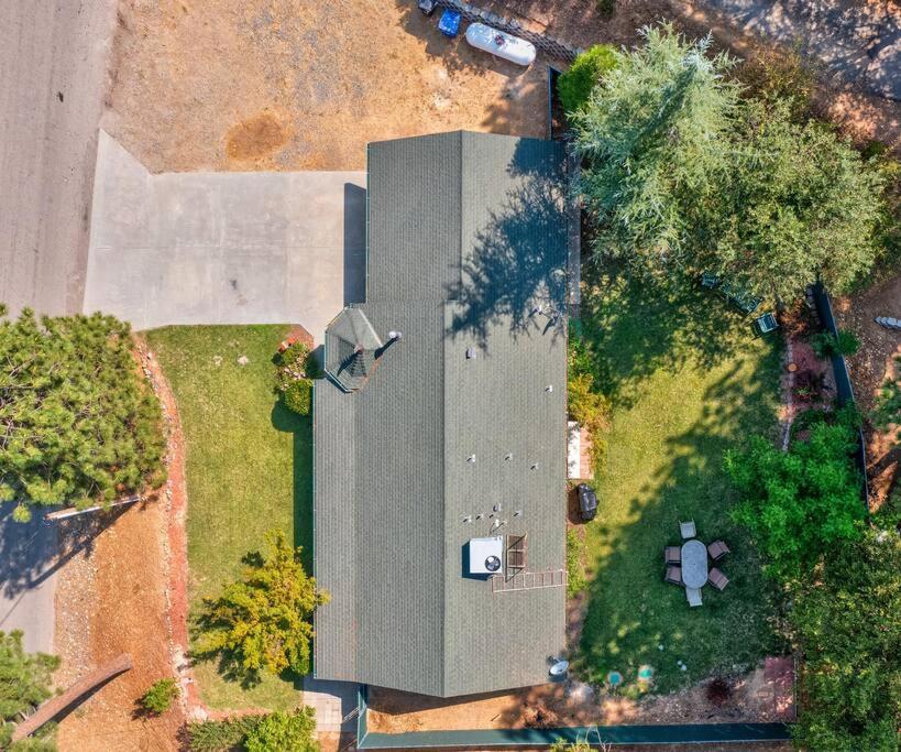 Acorn House - Charming House In Green Heaven With Pool Table With Lovely Backyard オークハースト エクステリア 写真